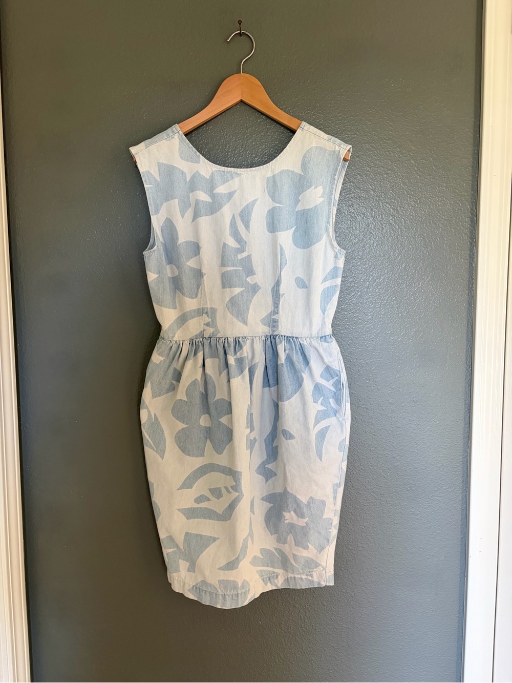 Y2K Sleeveless Blue Floral Lightweight Jean Dress 
Size Small
90s